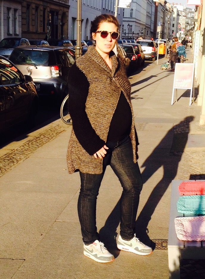 Kugelrund auf der Linienstraße in Berlin